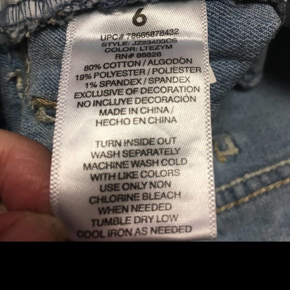 Jordache Raw Hem Denim shorts, Embroidered Distressed - size 6 - Picture 8 of 8